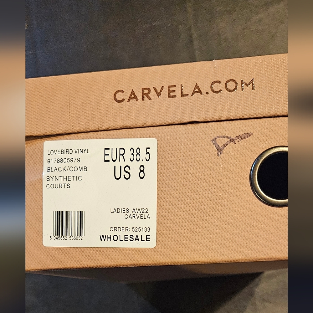 Carvela 3.5 inch heels. Size 8 - Picture 2 of 5